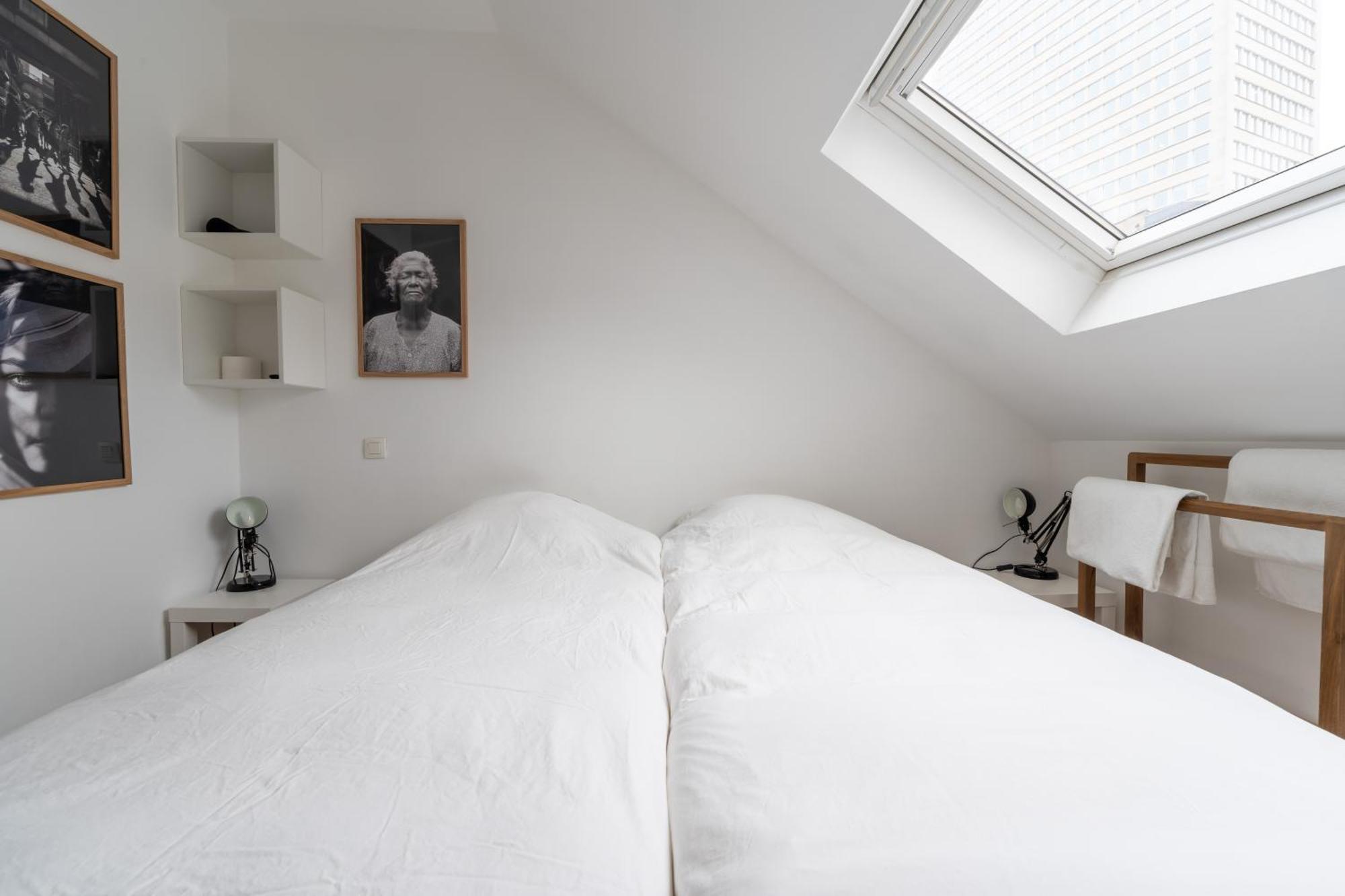 6 Bedroom House With Private Bathrooms In Bxl Downtown Brussel